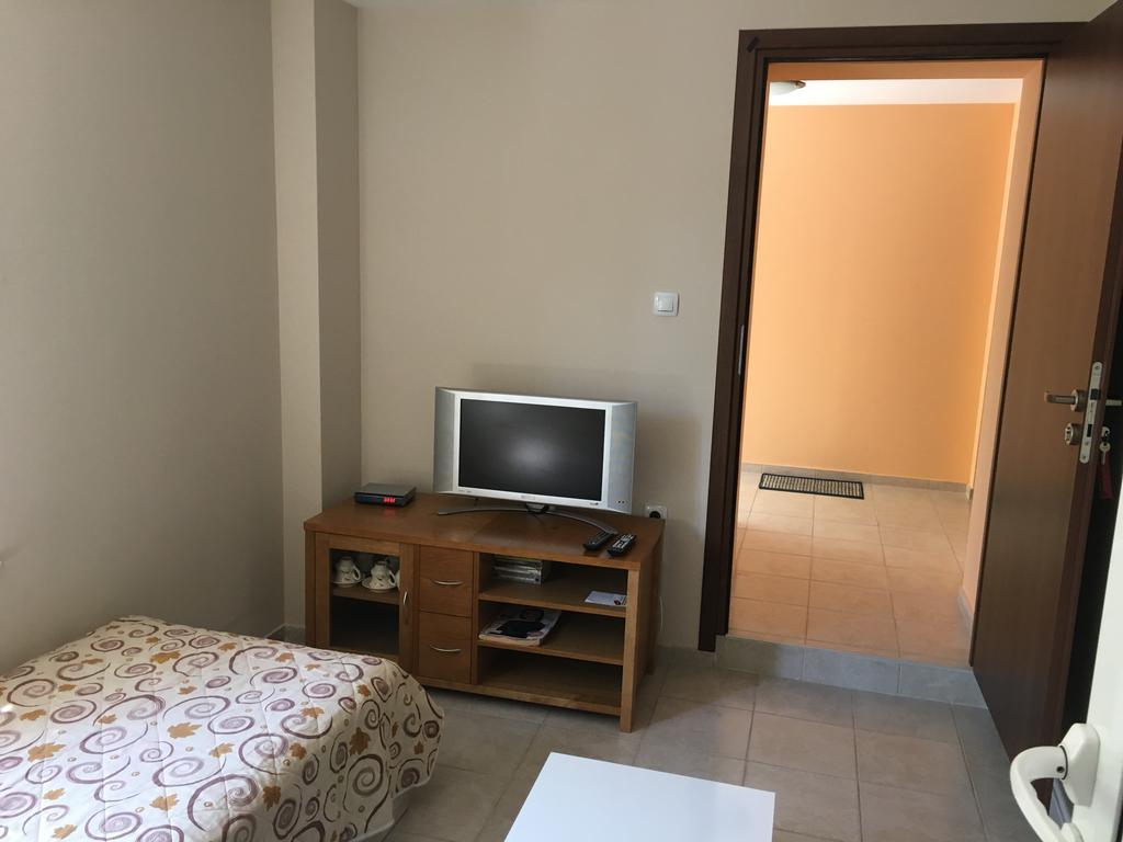 Guest House Nadezhda Hisarya Extérieur photo