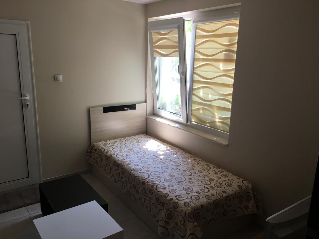 Guest House Nadezhda Hisarya Extérieur photo